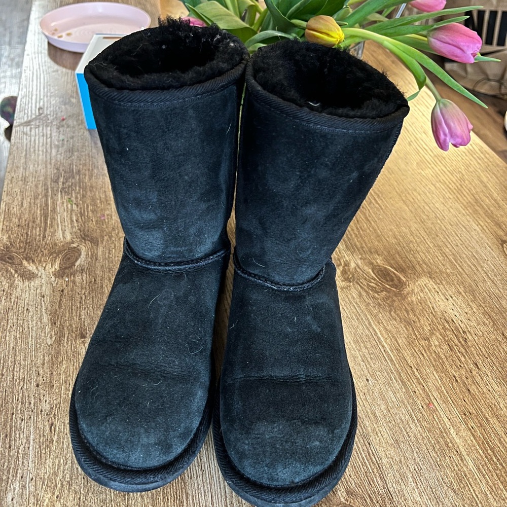 Ugg boots size 5